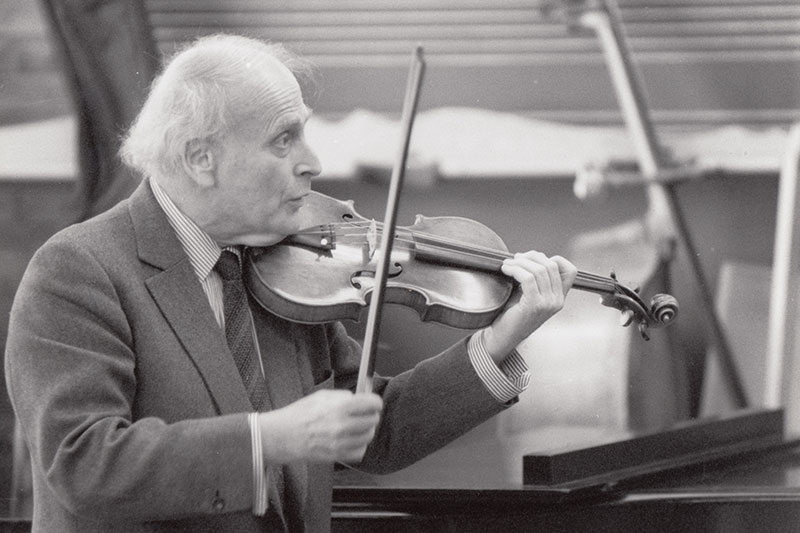 Yehudi Menuhin, Violin