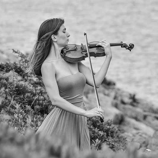 Aviva Hakanoglu, Violin