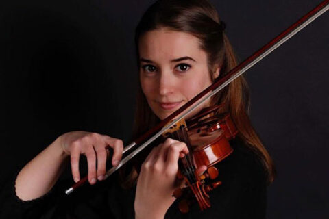 Téa Prokes, Violin | Joseph Curtin Studios