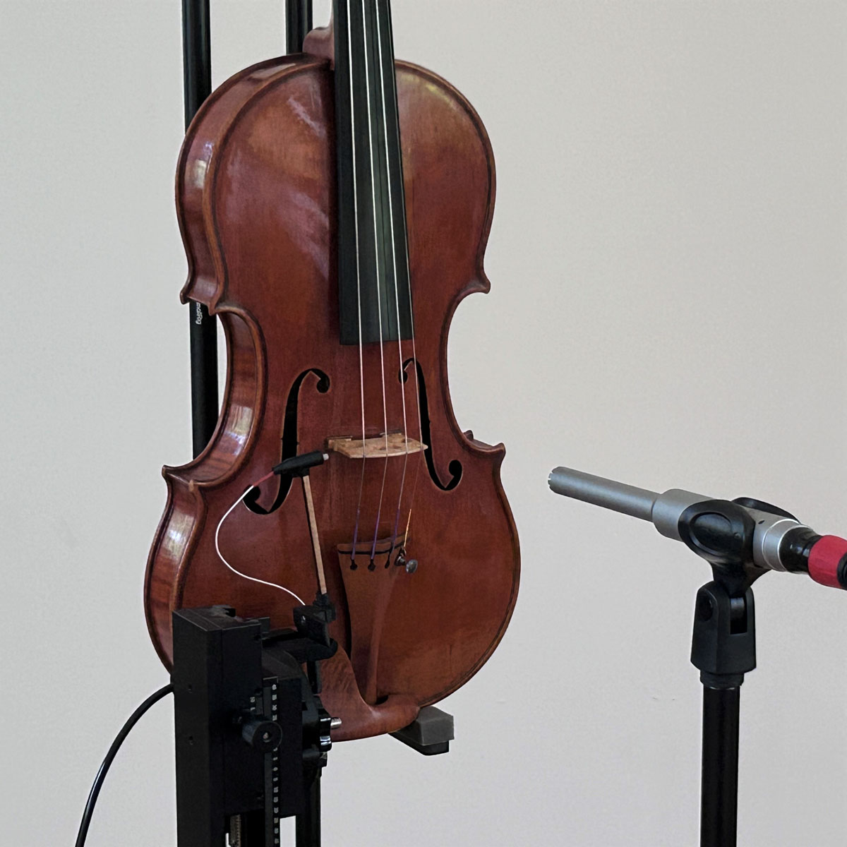 Violin impulse measurement rig setup
